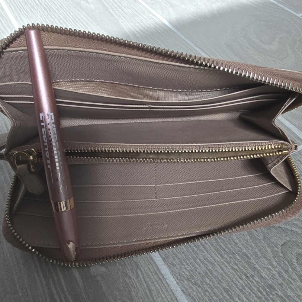 Prada saffiano zip around wallet - Picture 12 of 15